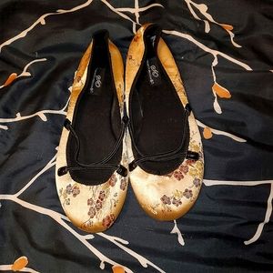 So Wear It Declare It Boho Embroidered Flats 6